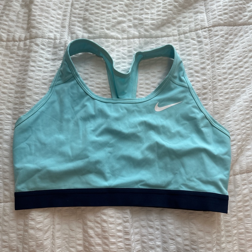 (SOLD ON ANOTHER PLATFORM) Women’s Nike Swoosh Sports Bra